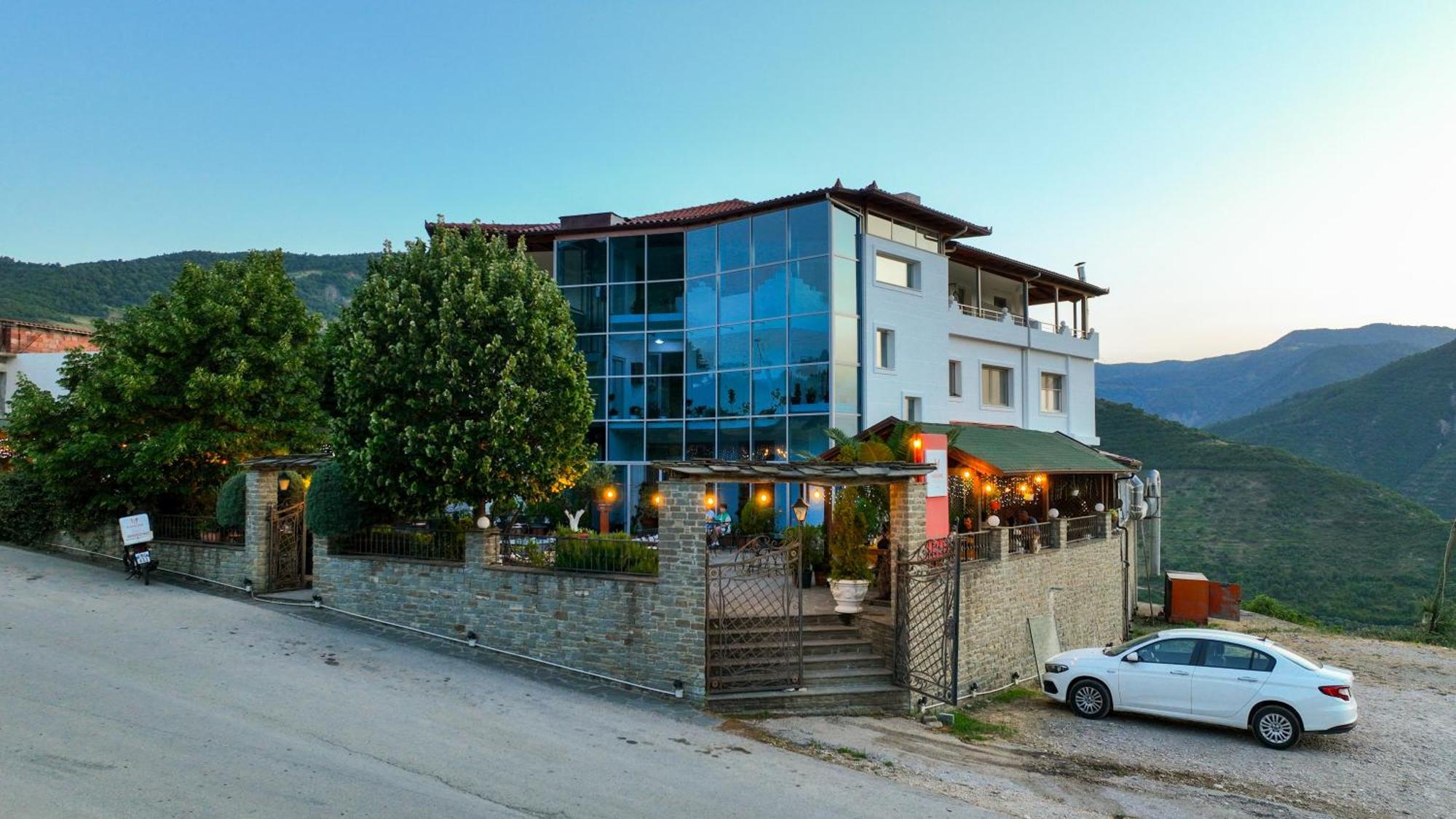 Hotel Kanione Cerenisht